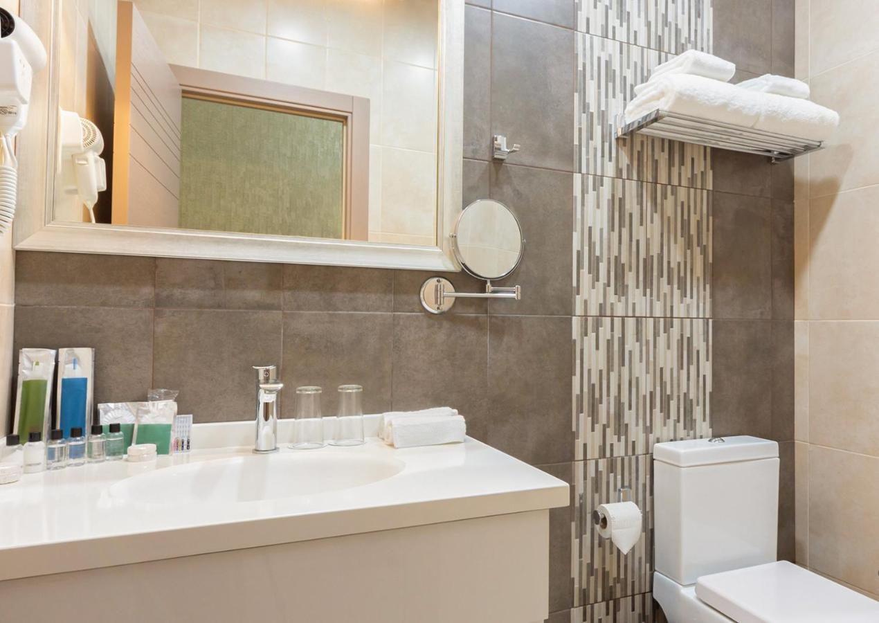 Dave Hotel 耶烈万 外观 照片
