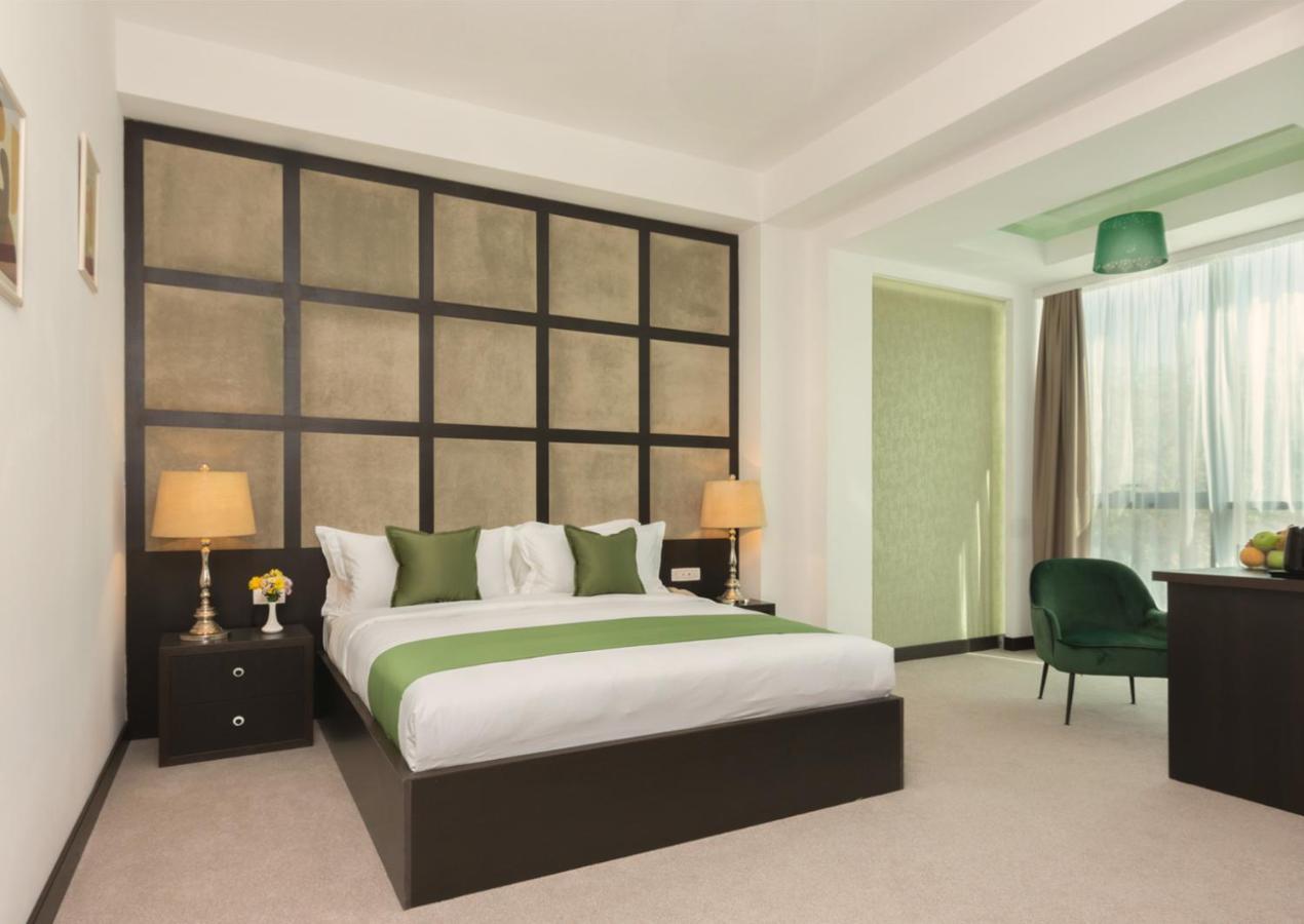 Dave Hotel 耶烈万 外观 照片